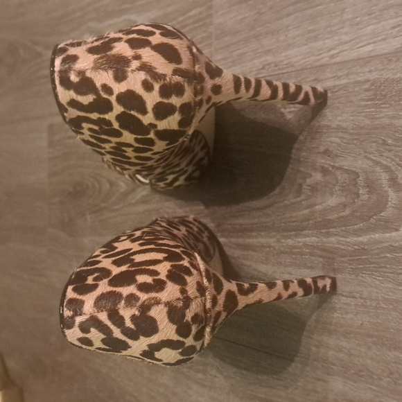 Nine West Leopard Print Heels - Picture 3 of 5